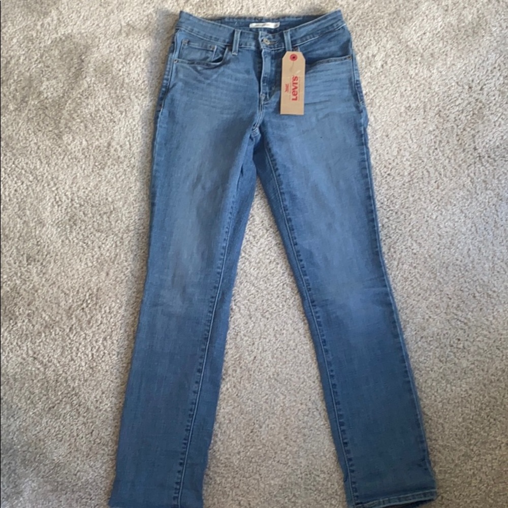 BRAND NEW LEVIS
